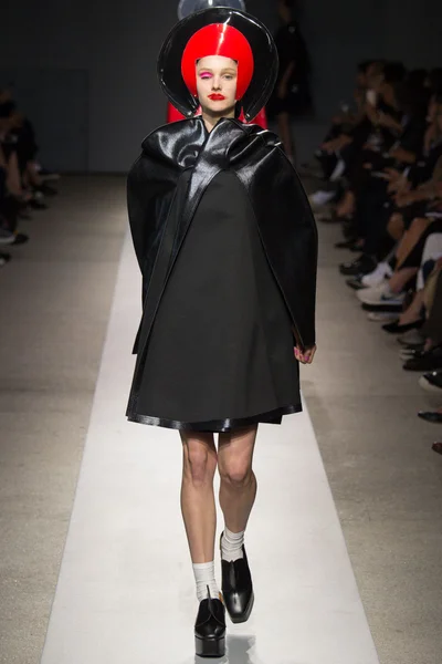 Look 27